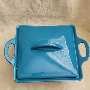NWT RACHAEL RAY. Square Casserole Stoneware. 2.5QT (2.4Lt). Turquoise & Beige.